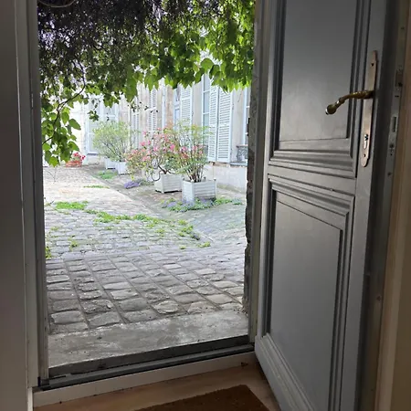 Private Entrance Designer Loft Place Des Vosges Paris
